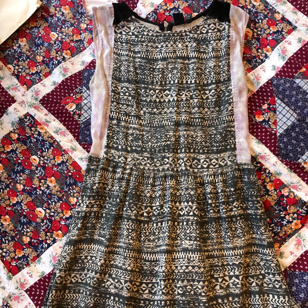 Mid-thigh flowey boho sundress 🌻